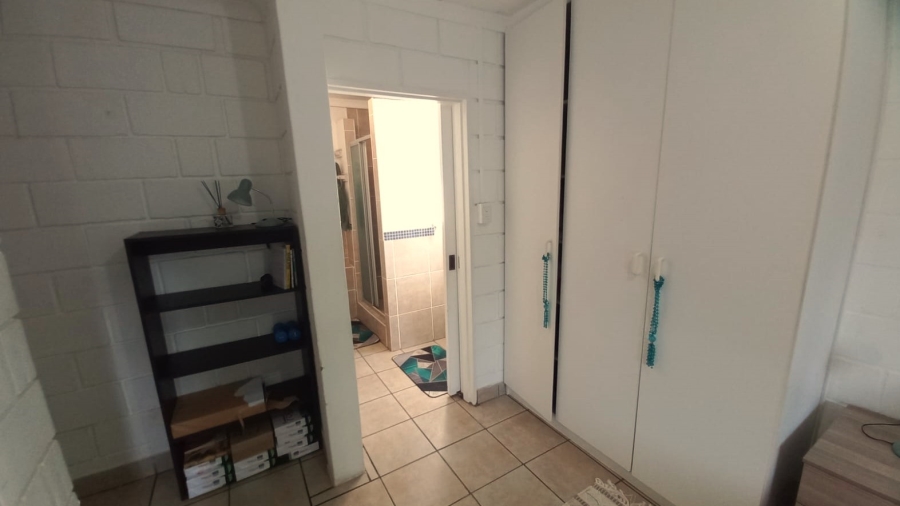 4 Bedroom Property for Sale in Britannia Bay Western Cape